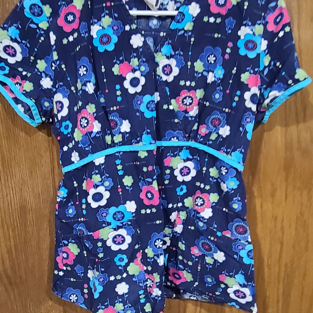 Floral Print Scrub Top